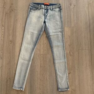 Brazil Super Stretch Denim Leggings – Light Wash Skinny Jeans (M)